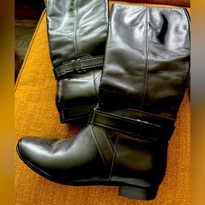 Beautiful barely worn Cole Haan boots